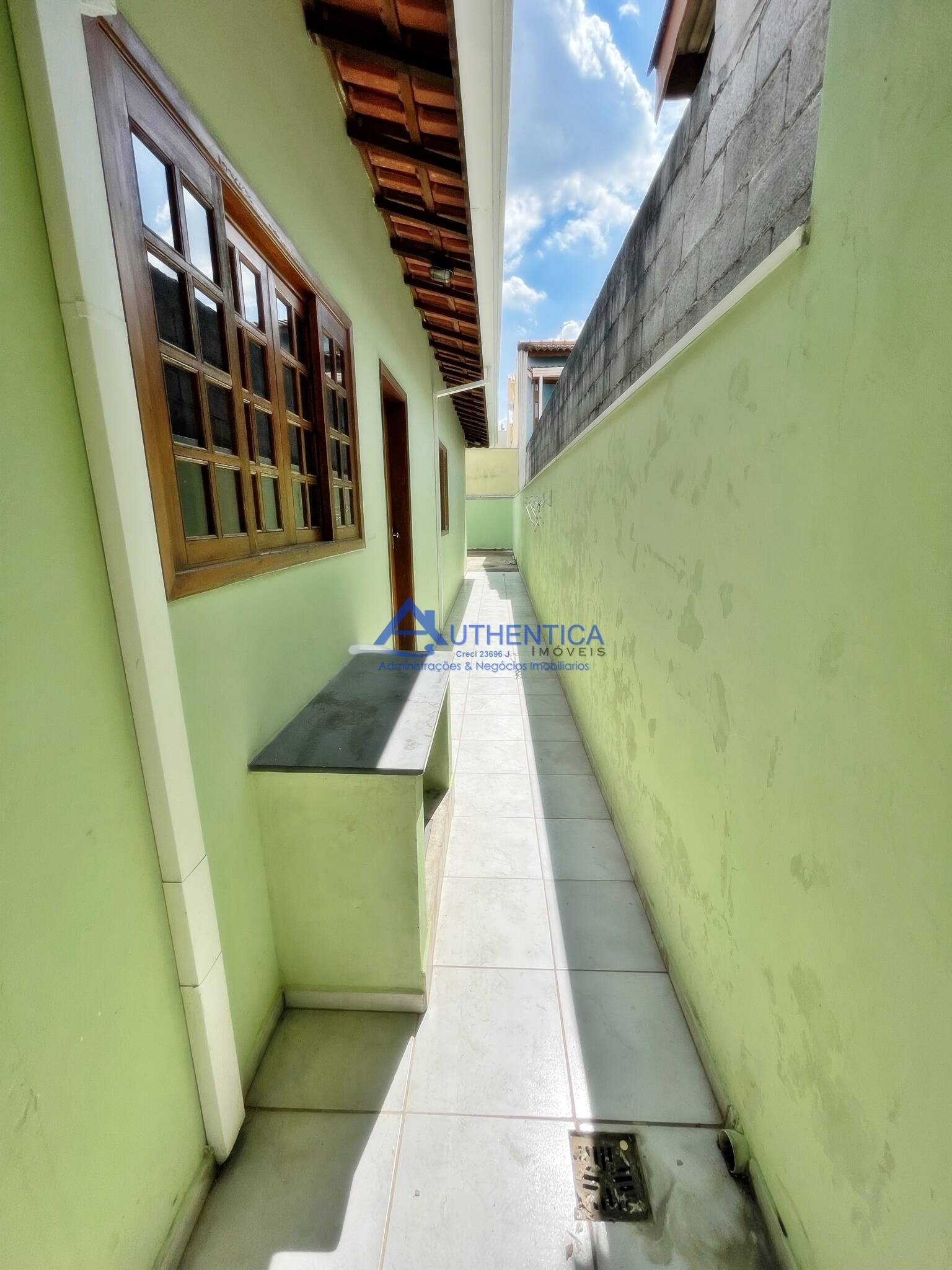 Casa à venda com 3 quartos, 125m² - Foto 2