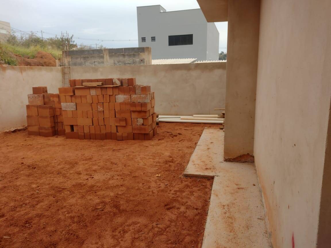 Casa à venda com 2 quartos, 90m² - Foto 5