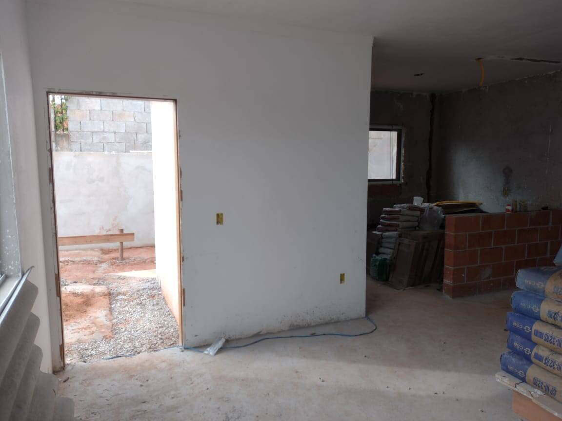 Casa à venda com 2 quartos, 90m² - Foto 18