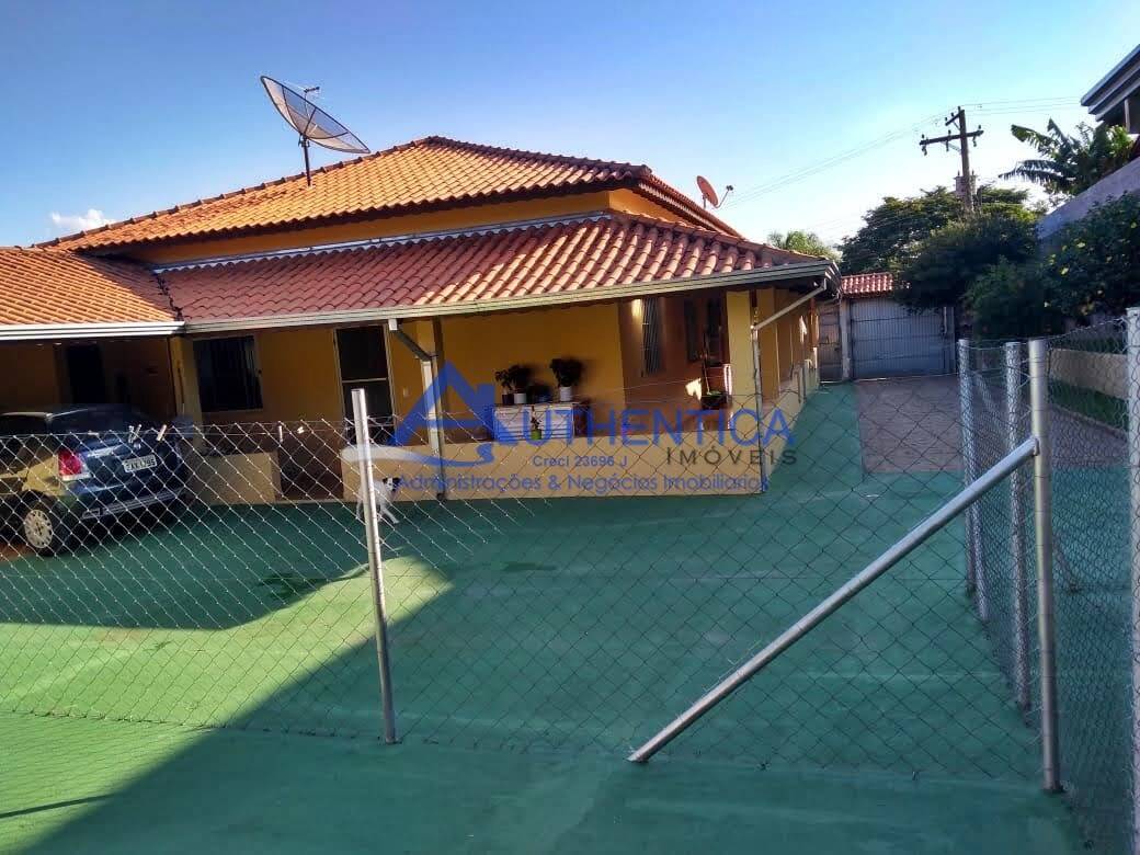 Fazenda à venda com 3 quartos, 226m² - Foto 1