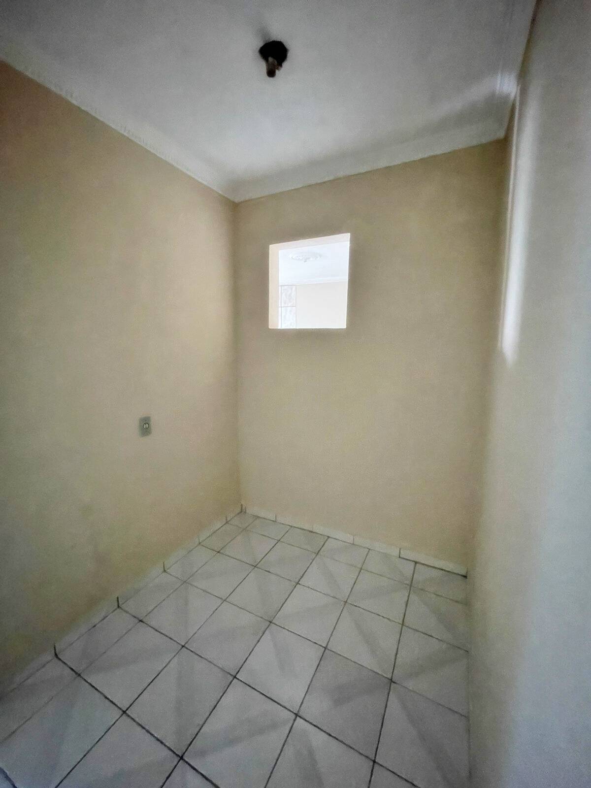 Casa à venda com 1 quarto, 300m² - Foto 13