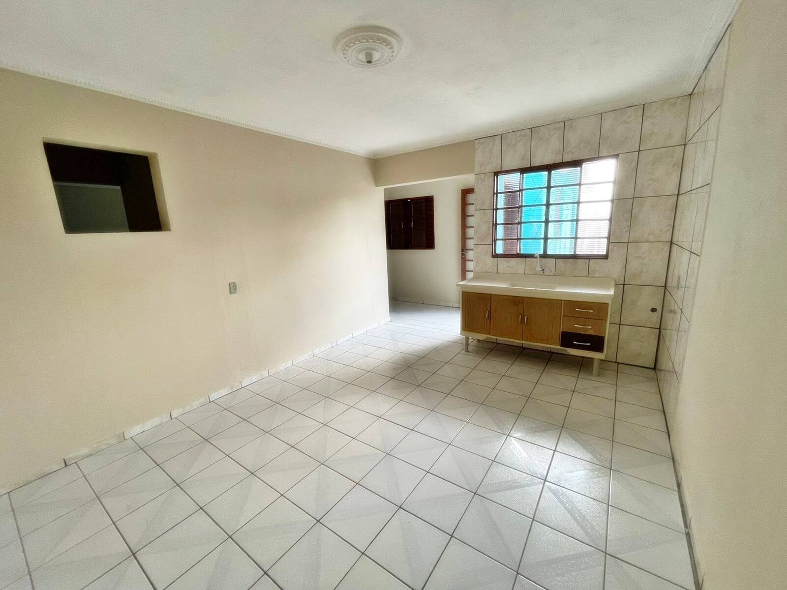 Casa à venda com 1 quarto, 300m² - Foto 8