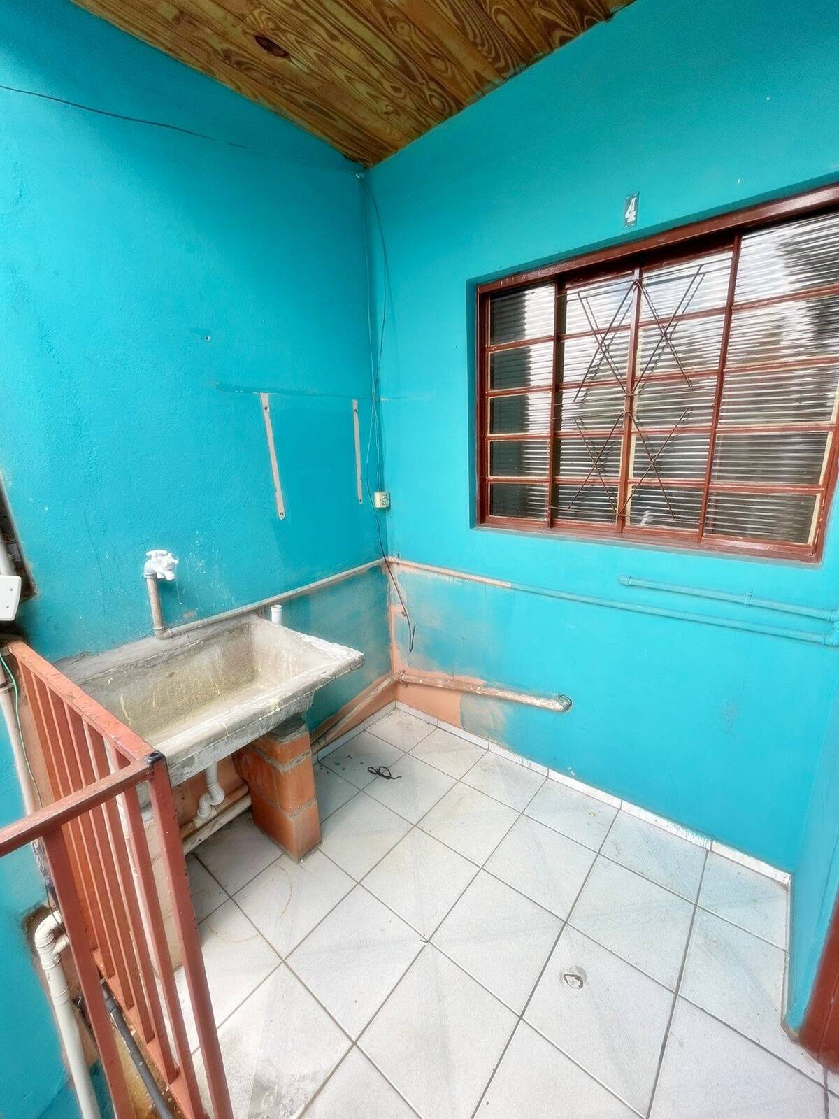 Casa à venda com 1 quarto, 300m² - Foto 5