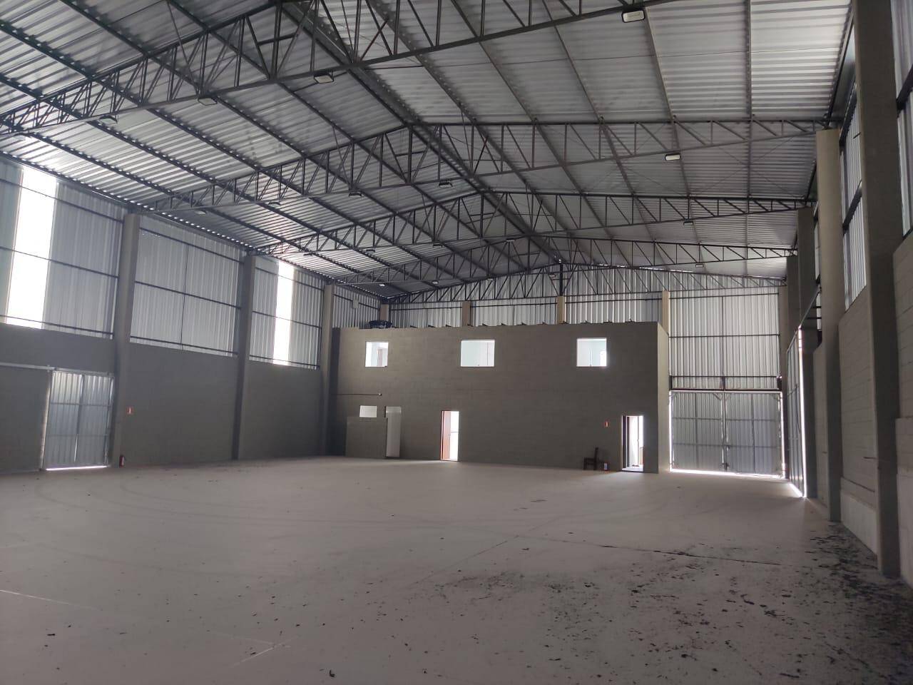 Depósito-Galpão-Armazém para alugar, 740m² - Foto 1