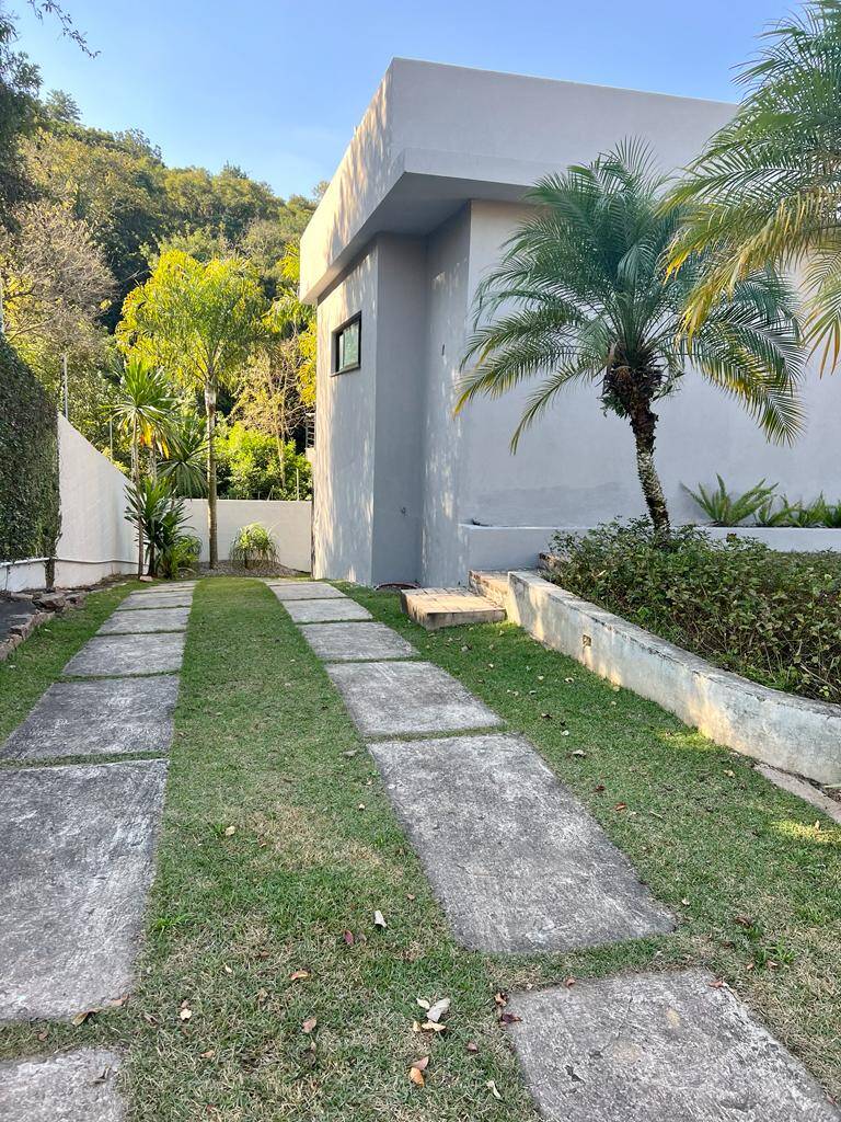 Casa de Condomínio à venda e aluguel com 3 quartos, 600m² - Foto 27