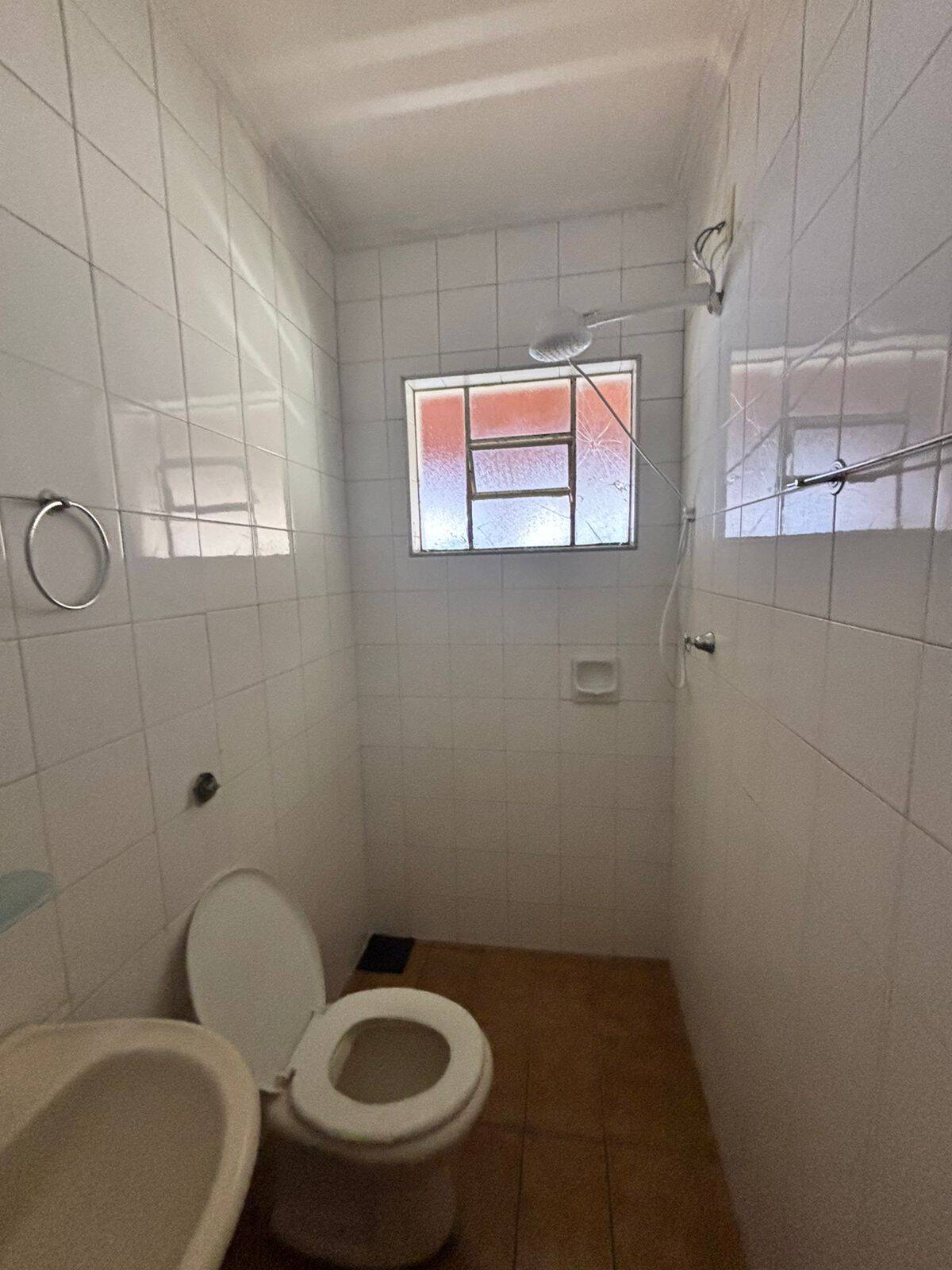 Casa para alugar com 3 quartos, 250m² - Foto 17