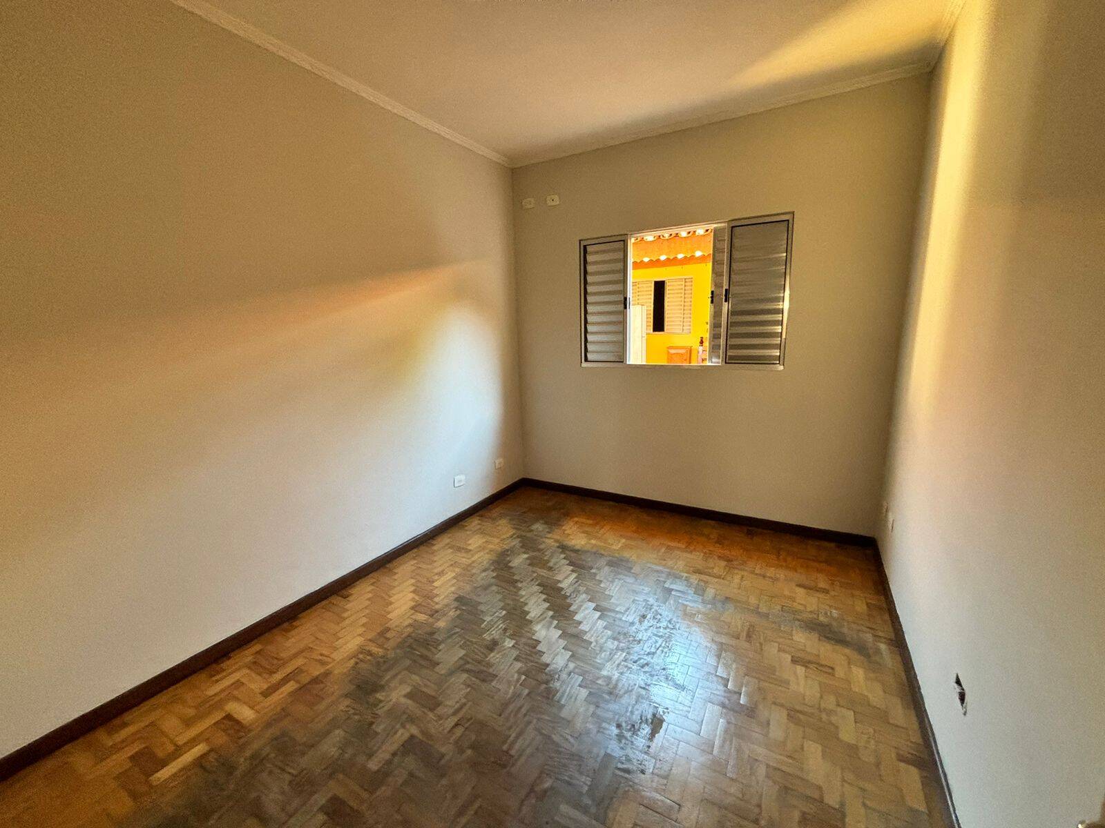 Casa para alugar com 3 quartos, 250m² - Foto 13