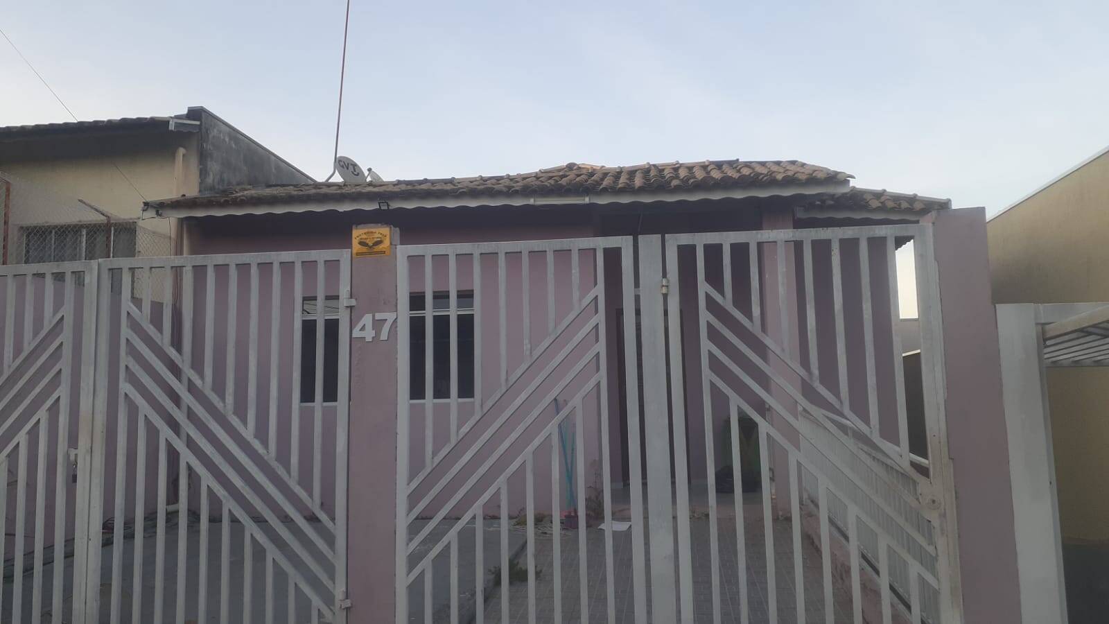 Casa para alugar com 3 quartos, 250m² - Foto 1