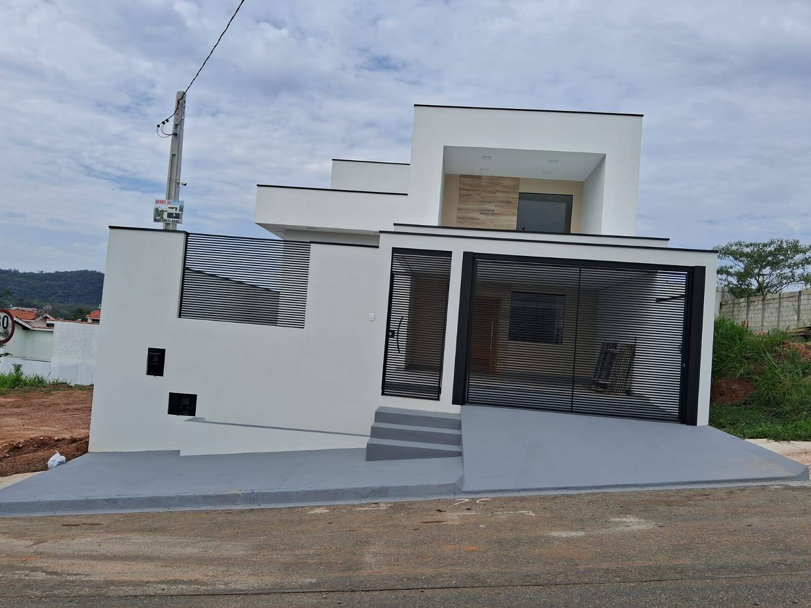 Casa à venda com 3 quartos, 150m² - Foto 1