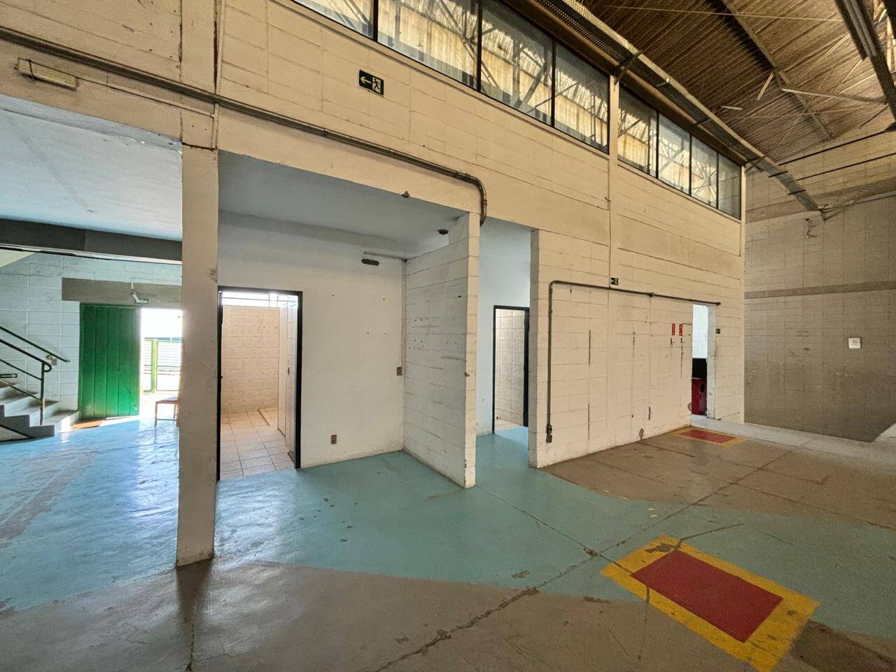 Depósito-Galpão-Armazém para alugar, 1300m² - Foto 3