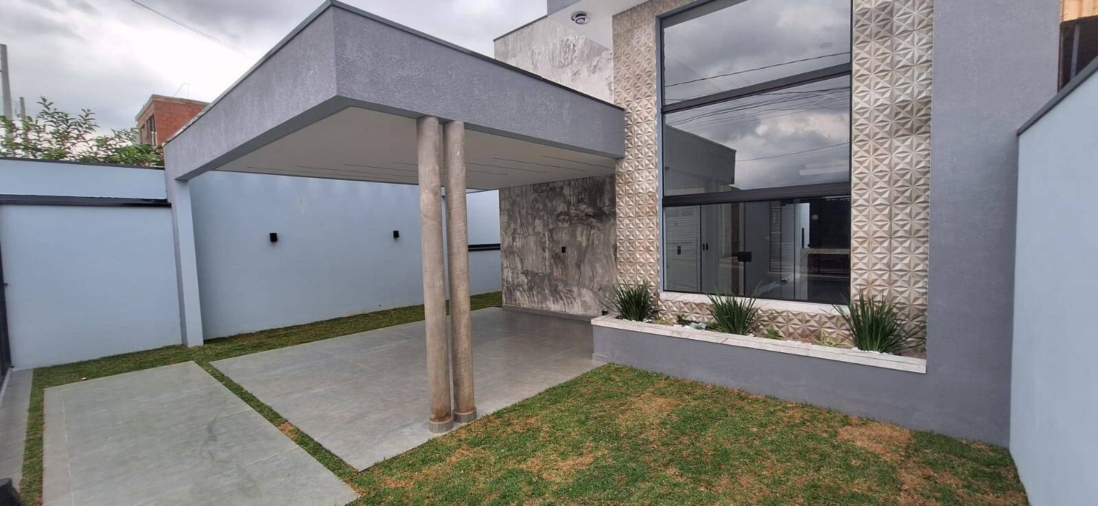 Casa à venda com 3 quartos, 115m² - Foto 1