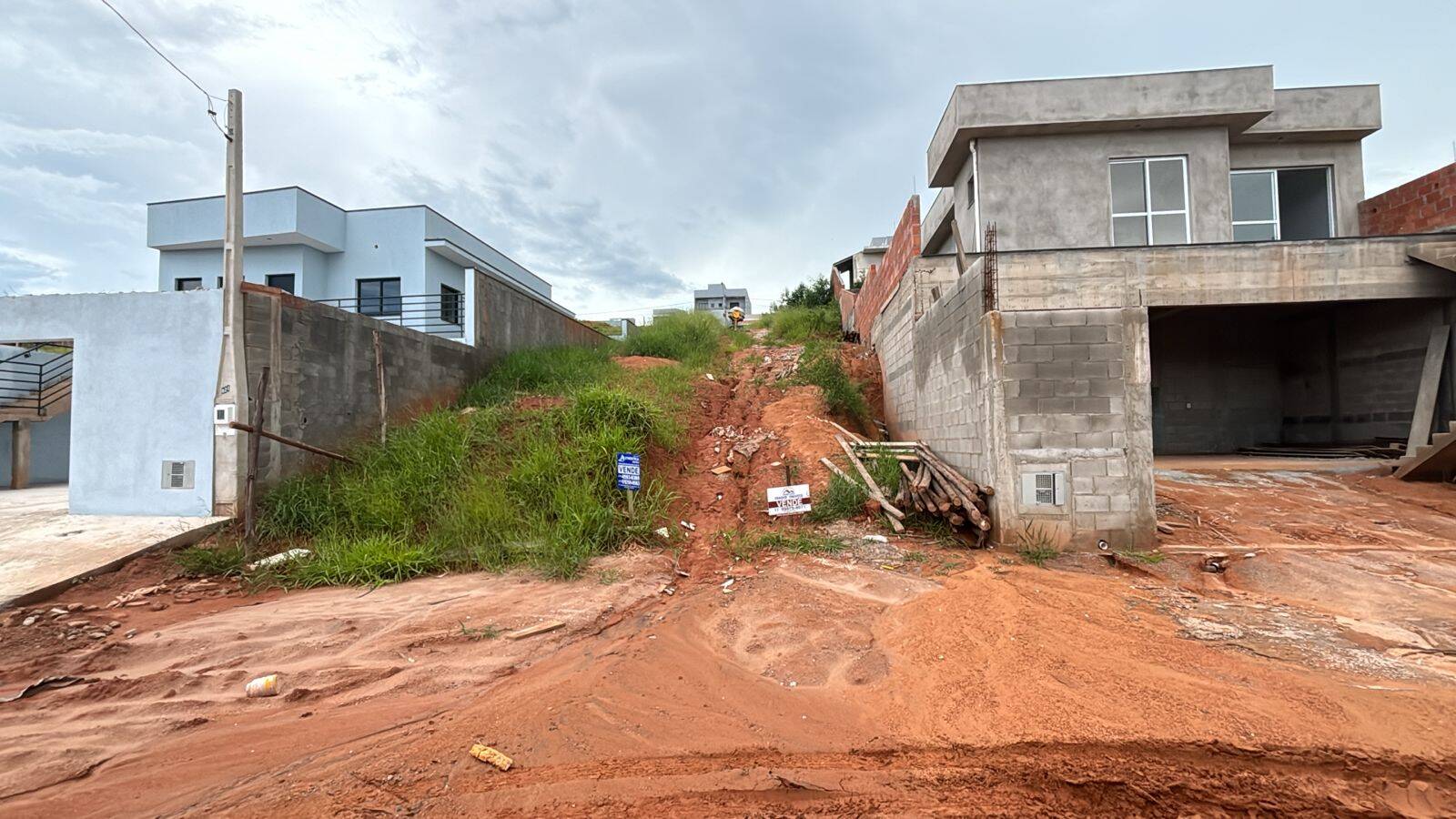 Terreno à venda, 250m² - Foto 1